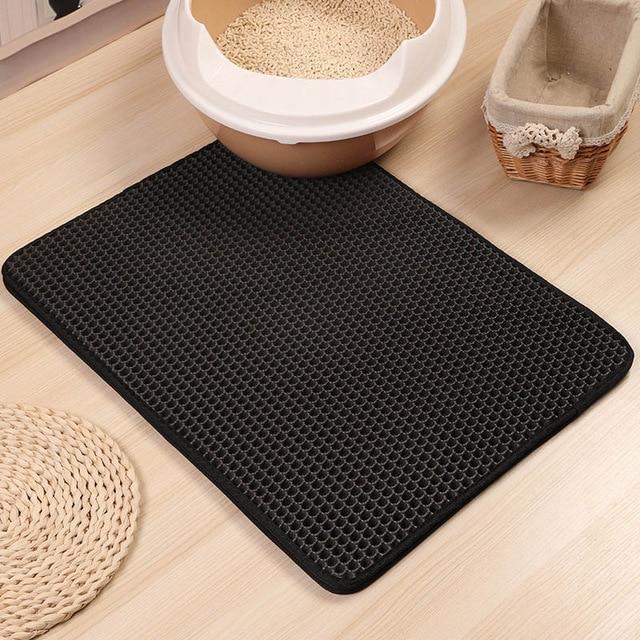 Litter tray placed on top of the Premium Cat Litter Mat 